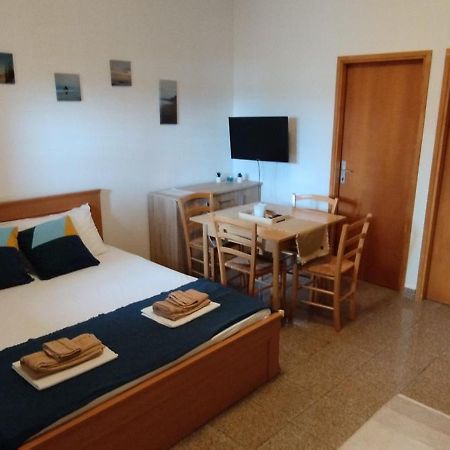 Apartmani Izvor Pag Town Exterior foto